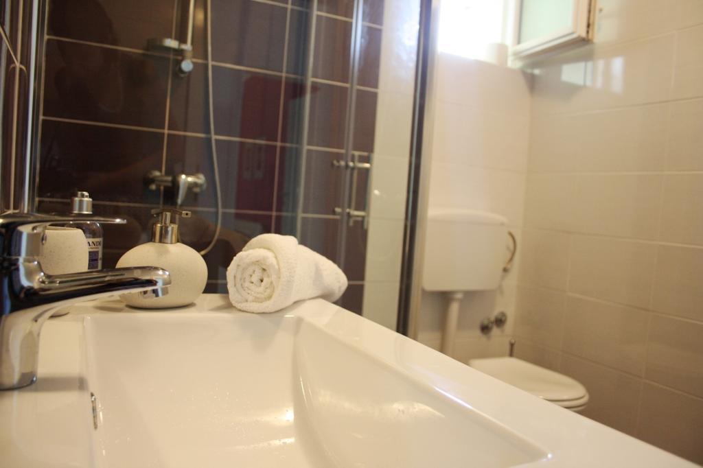 Martina Sun Apartment 자다르 객실 사진